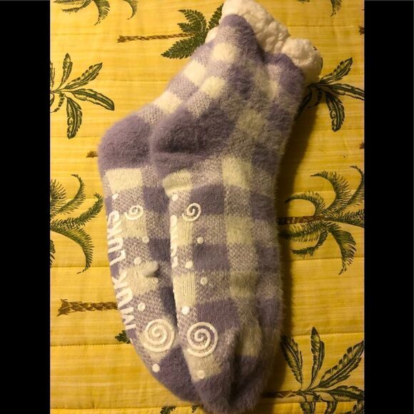 New Ultra warm socks by Muk Luks - Picture 1 of 1